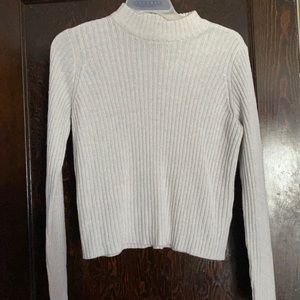 From H&M/ size women’s medium/ gray/ sweater